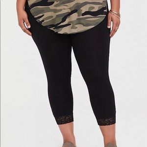 Torrid cropped lace leggings